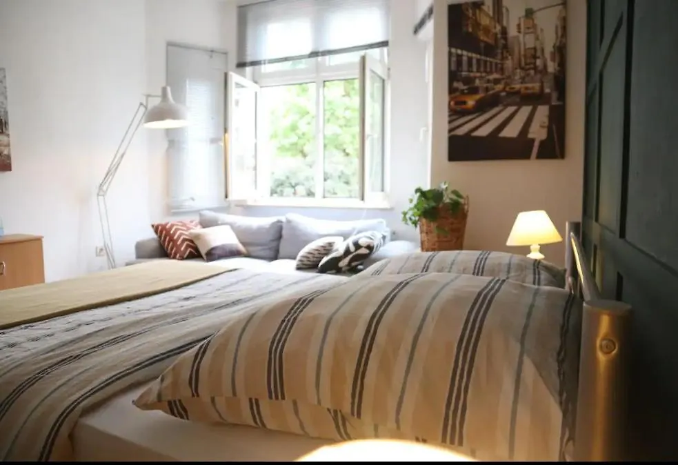 Cozy , Warm And Welcoming Room In The Heart Of Nuernberg Deutschland